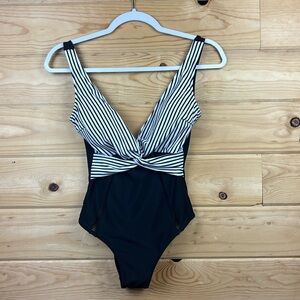 CUPSHE Twist Scoop Back One-Piece Swimsuit Black White Striped XS NWT